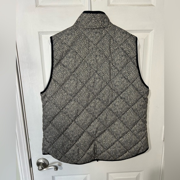 J. Crew Excursion puffer vest herringbone pattern Quilted Size XL Black/Cream - Picture 8 of 10